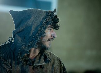 Jhoão Scarpa na peça Francisco, um Guerreiro da Paz (foto: Marcio Abegão)