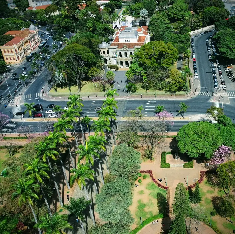 Praça da Liberdade e Palácio da Liberdade, Belo Horizonte - Foto: Da Janela