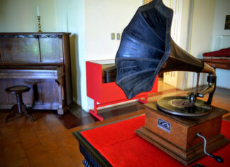 Gramofone no Museu Dom Diogo de Souza em Bagé - Foto: Gloria Cavaggioni - Da Janela