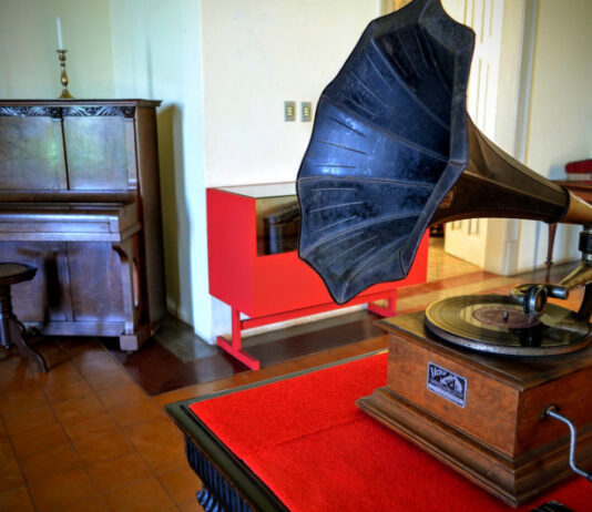 Gramofone no Museu Dom Diogo de Souza em Bagé - Foto: Gloria Cavaggioni - Da Janela