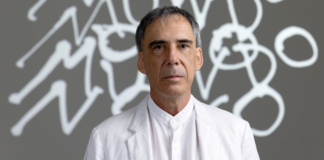 Arnaldo Antunes apresenta sonoridade pesada e dançante no SESC Piracicaba