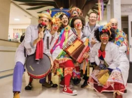 Doutores da Alegria celebram São João em cortejo junino no Sesc Piracicaba