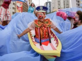 Espetáculo "Cidade Brinquedo" do Grupo Esparrama no Sesc Piracicaba