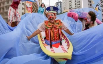 Espetáculo "Cidade Brinquedo" do Grupo Esparrama no Sesc Piracicaba