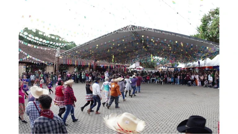 Festival Junino de Piracicaba tem Dona Zefa e jogo do Brasil no Engenho Central