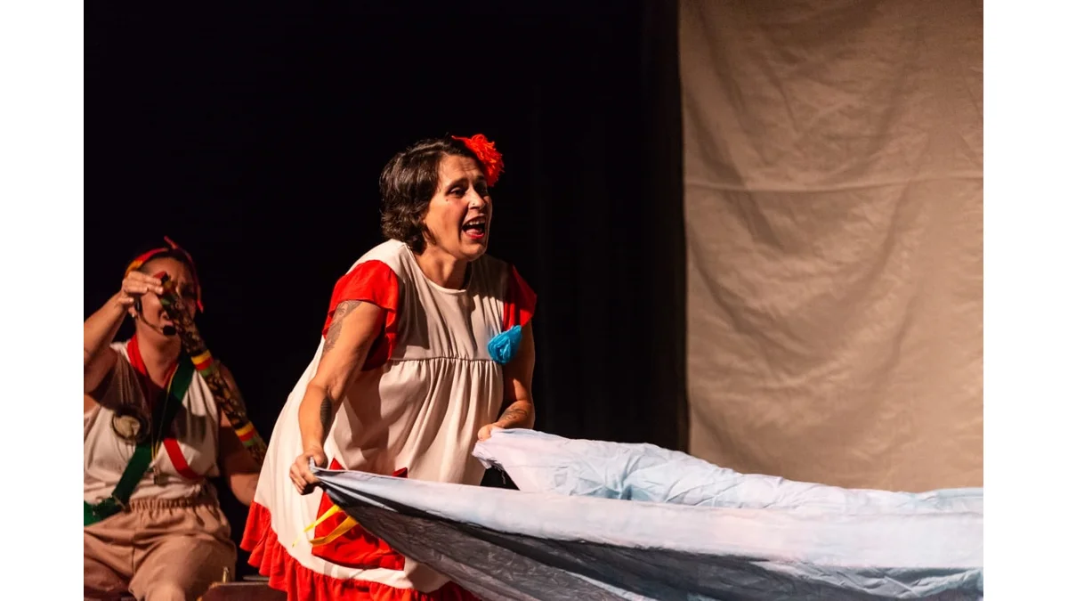 Oficina de Teatro para Crianças com Paula Ibanêz no Centro Social Novo Horizonte